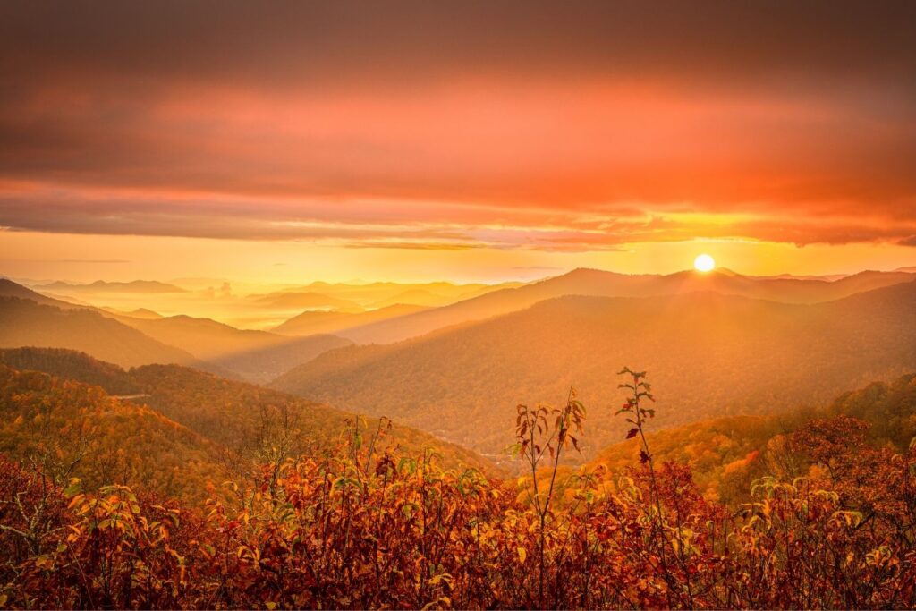 15 STUNNING Places to Enjoy Fall in North Carolina - Lost In The Carolinas