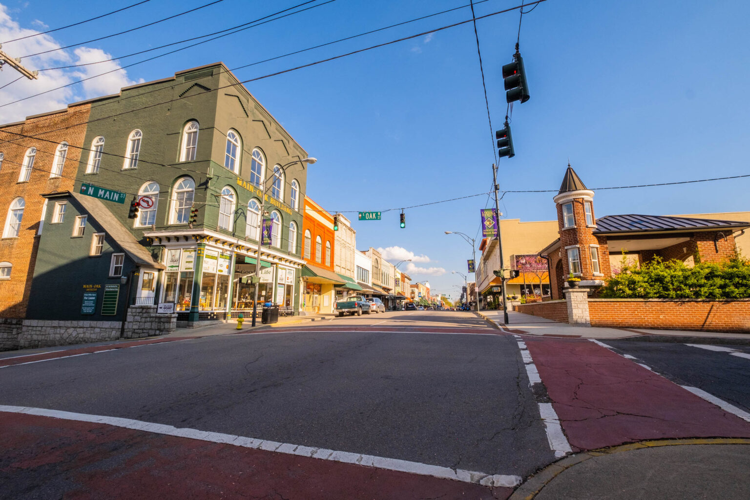 Mount Airy - Lost In The Carolinas