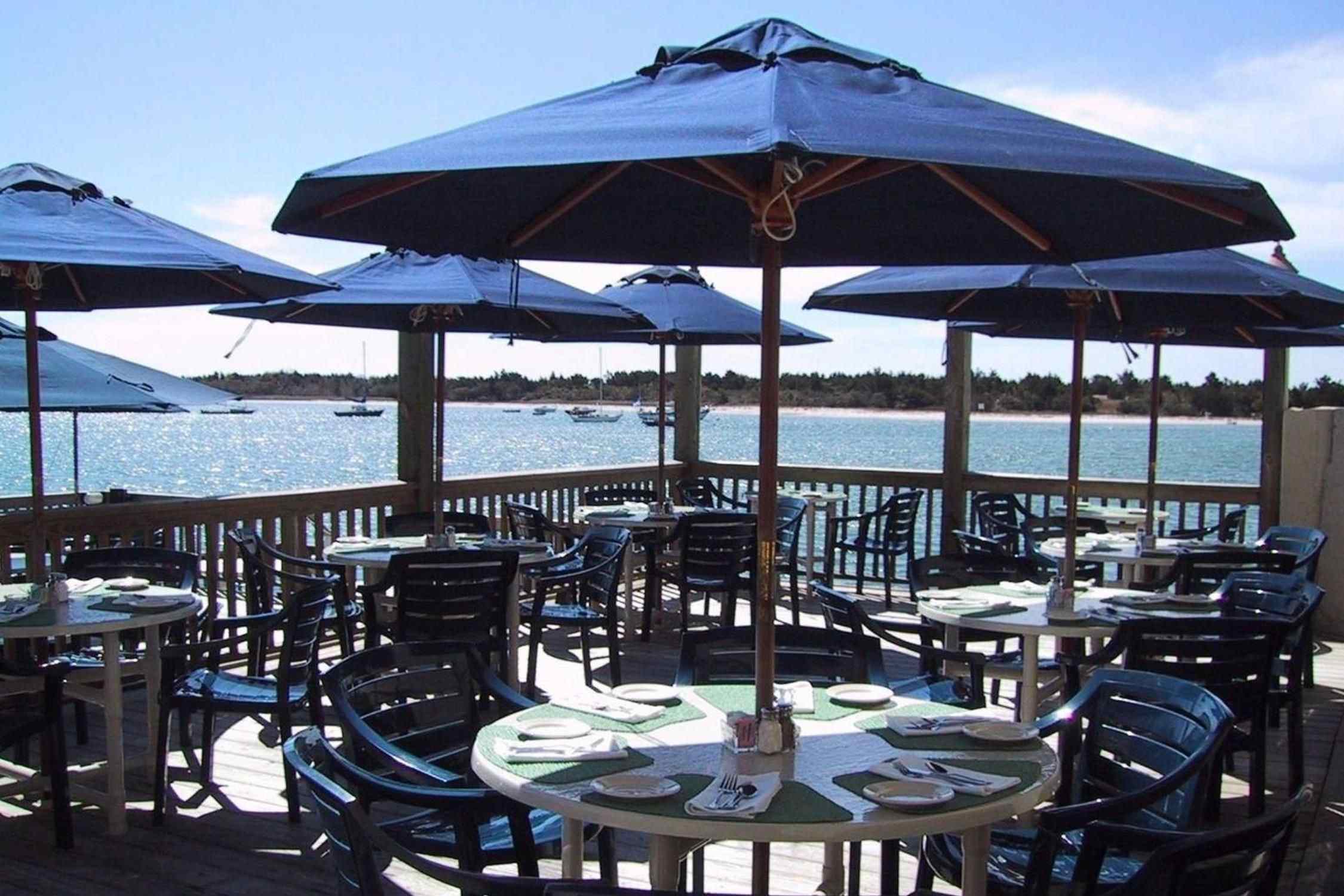 Front Street Grill at Atlantic Beach North Carolina  -  Best atlantic beach NC restaurants 